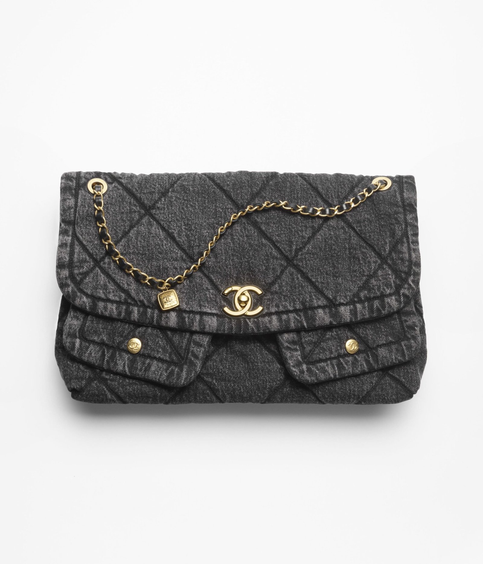 chanel-fall-winter-2025-26-maxi-flapbag