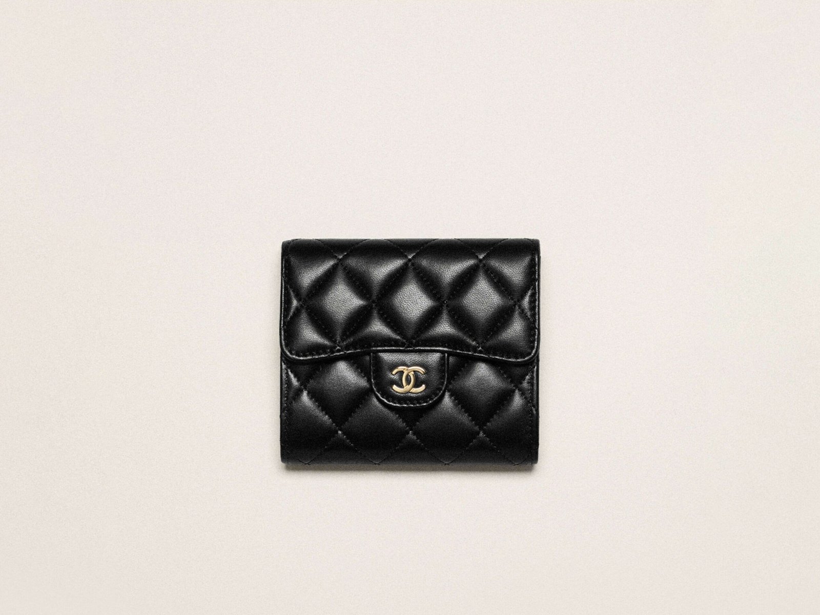 chanel-classic-small-flap-wallet